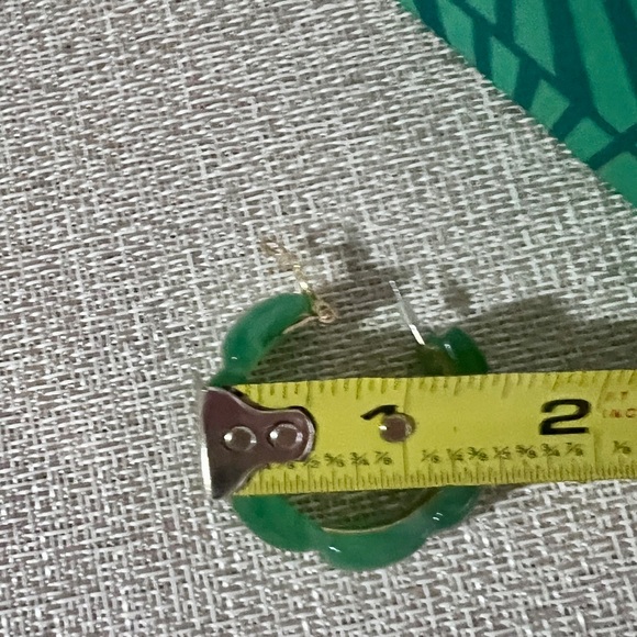 Chunky green hoop earrings - Picture 2 of 3